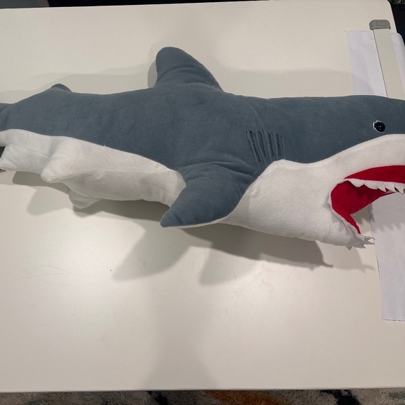 Melissa and Doug Large Shark - Picture 1 of 3